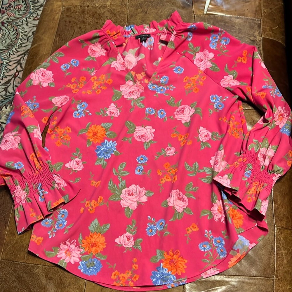 Ann Taylor pink floral top